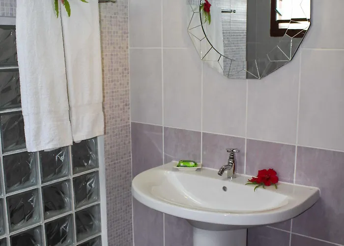 Green Village Bed & Breakfast 4*