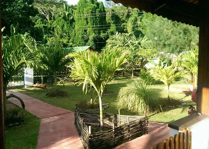 Bed & Breakfast Green Village 4*