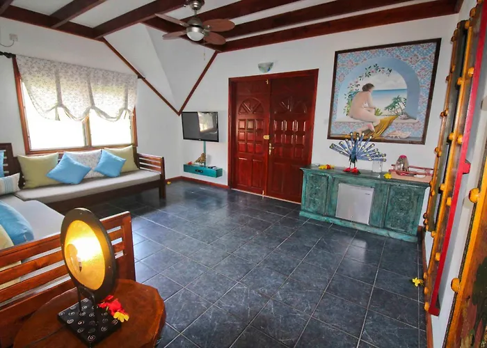 Bed & Breakfast Green Village 4*